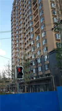 龙城二期领都实景图6-27