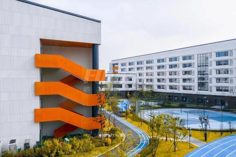 学校