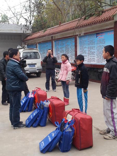 关爱留守儿童过冬爱心大行动