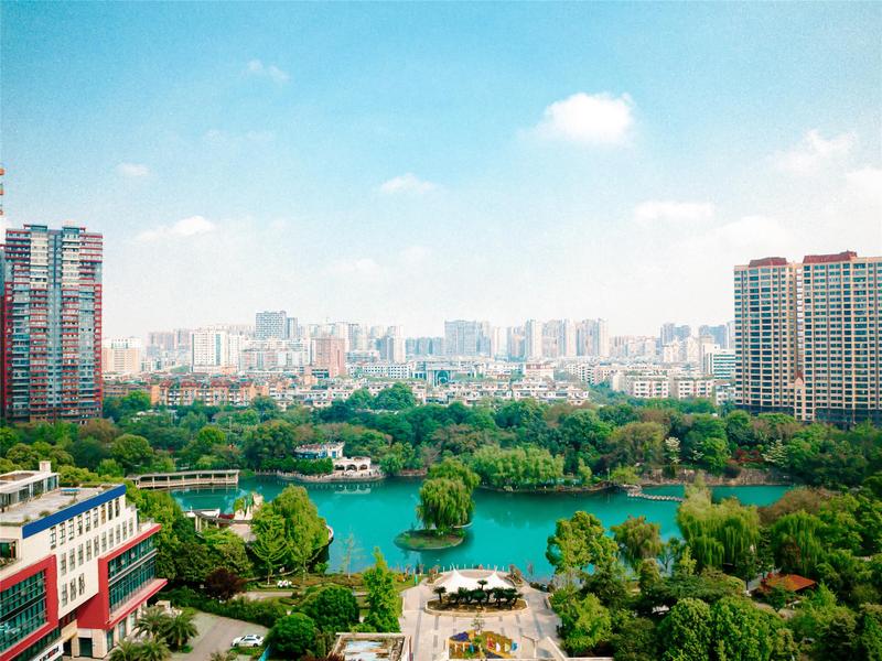 航拍怡湖公园实景图