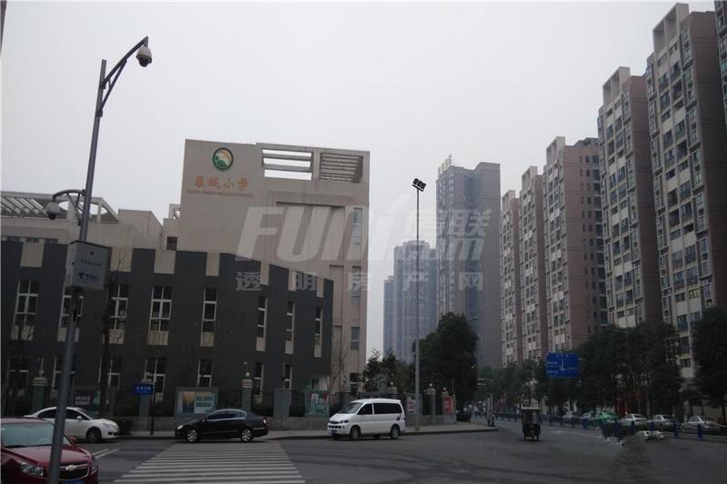 周边环境
